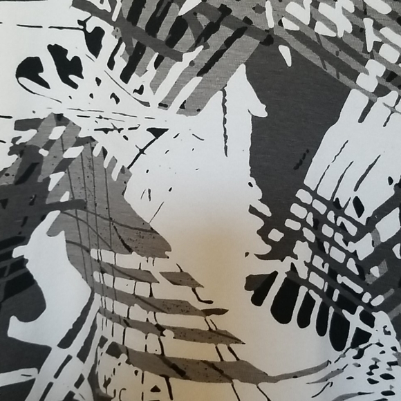 Black and white t-shirt, 3x - Picture 4 of 4